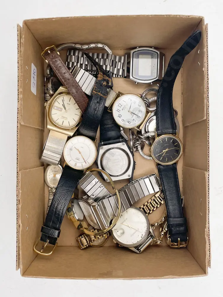 Small Box of Assorted Watches Image 1++