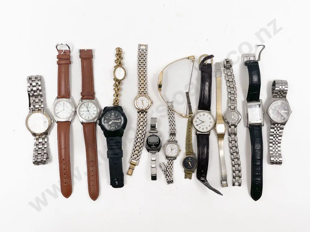 Bag of Assorted Watches Image 1++