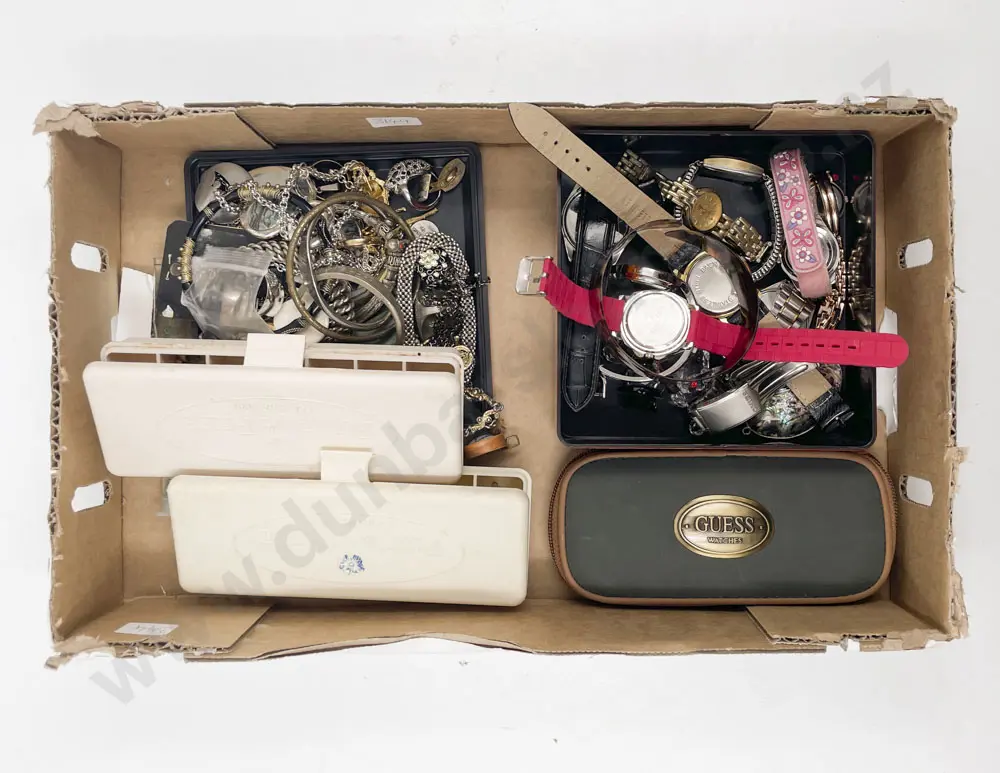 Box of Assorted Costume Jewellery Image 1++