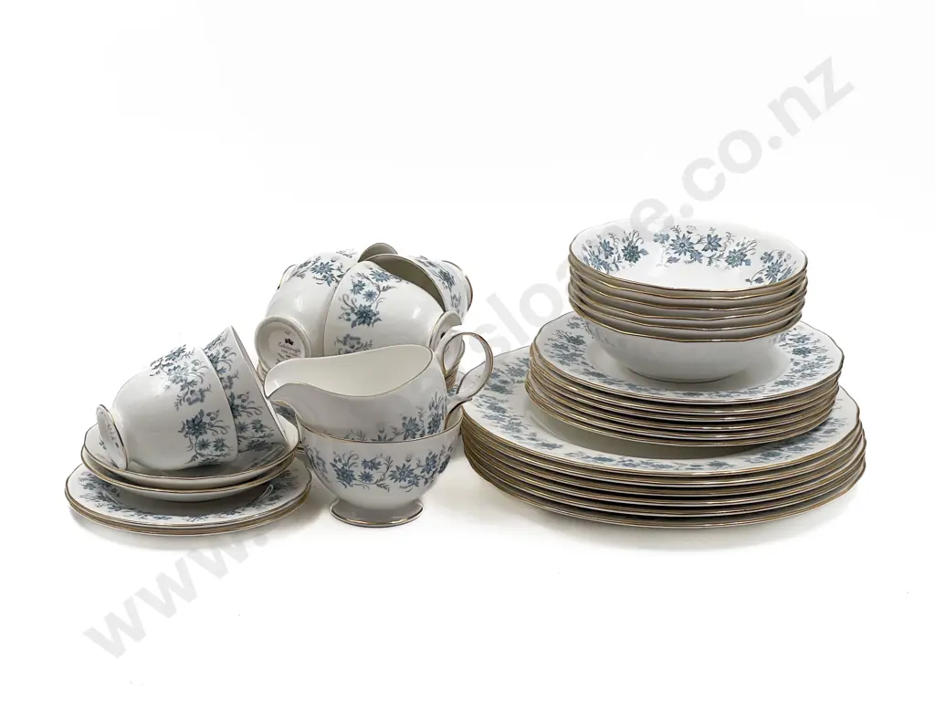 Fancy China Part Dinner Set Image 1++