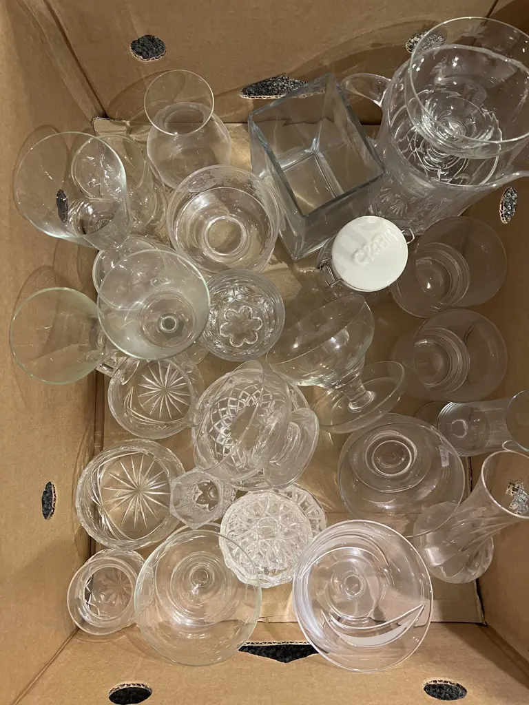Box of Assorted Crystal and Glassware Image 1++