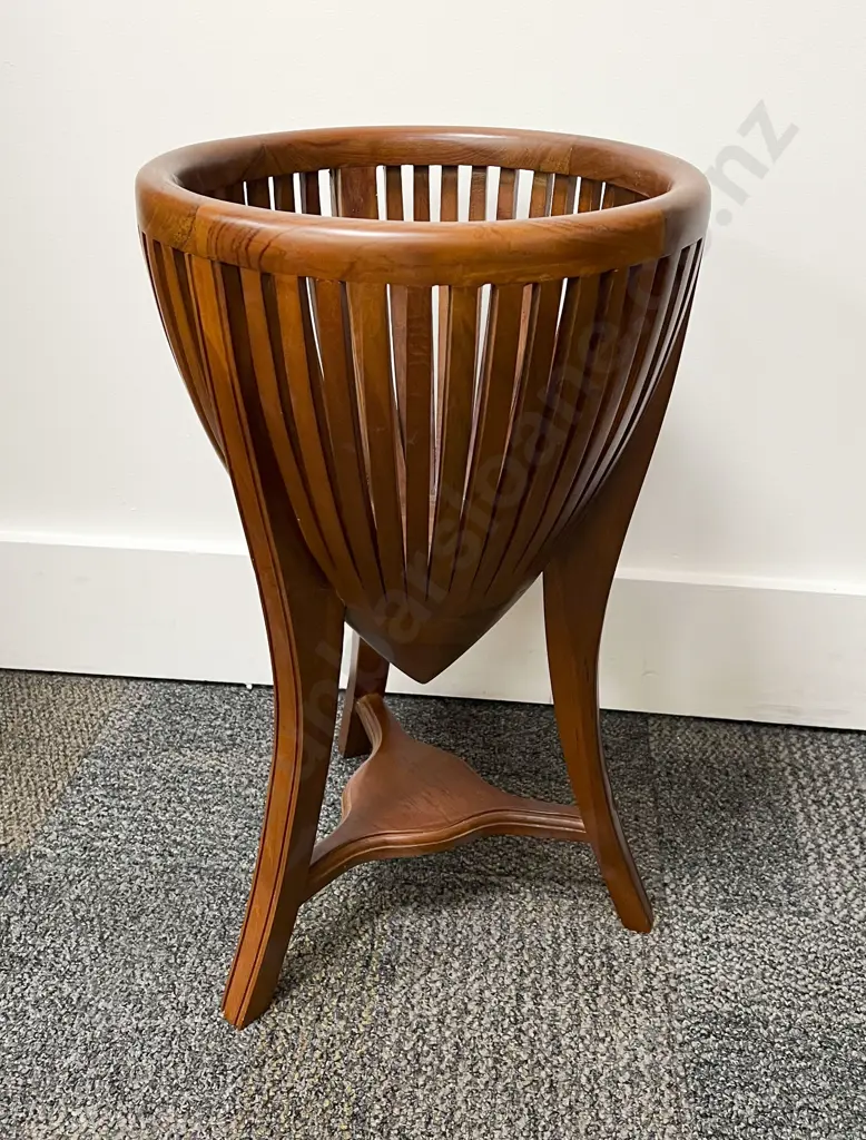 Plant Stand Image 1++
