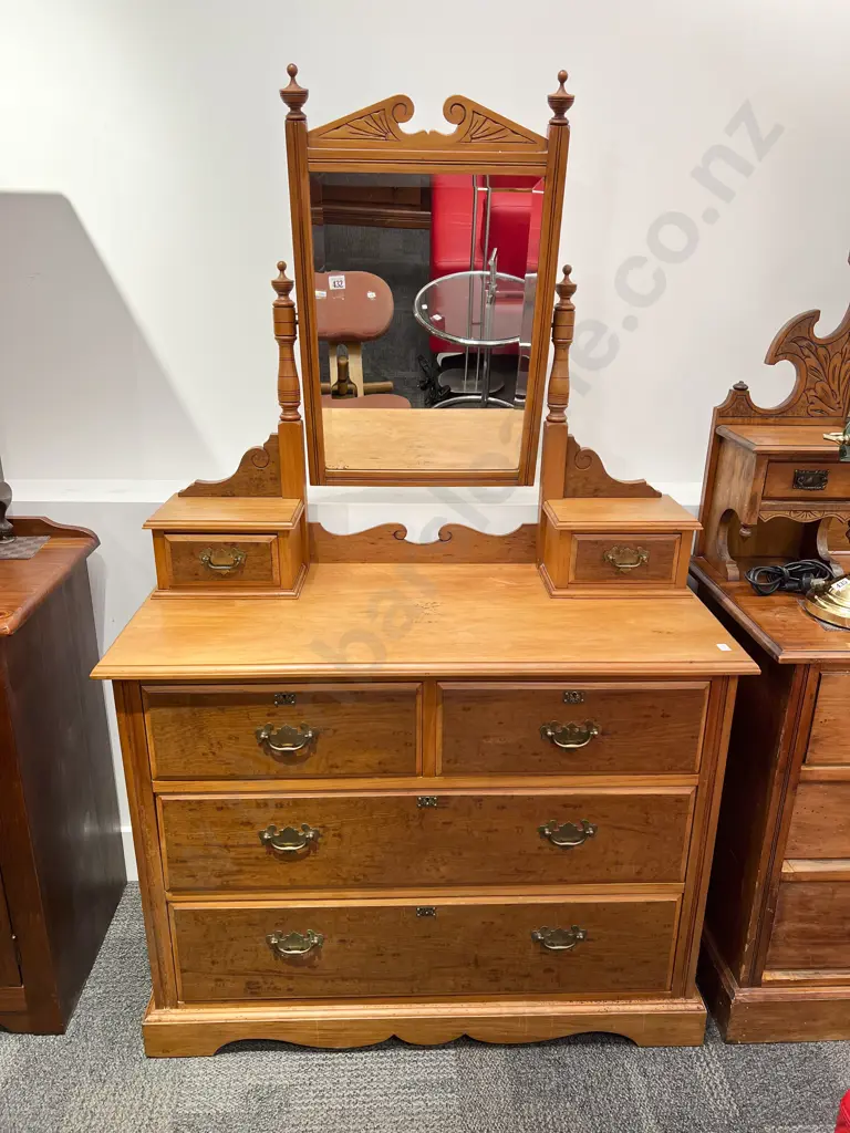 Colonial Kauri Dressing Chest Image 1++