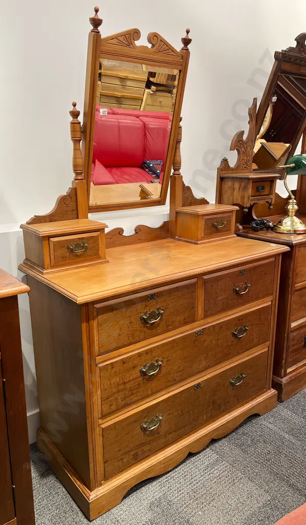 Colonial Kauri Dressing Chest Image 1++