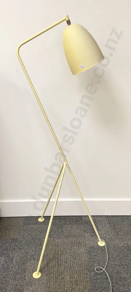 Modern Floor Standing Lamp Image 1++