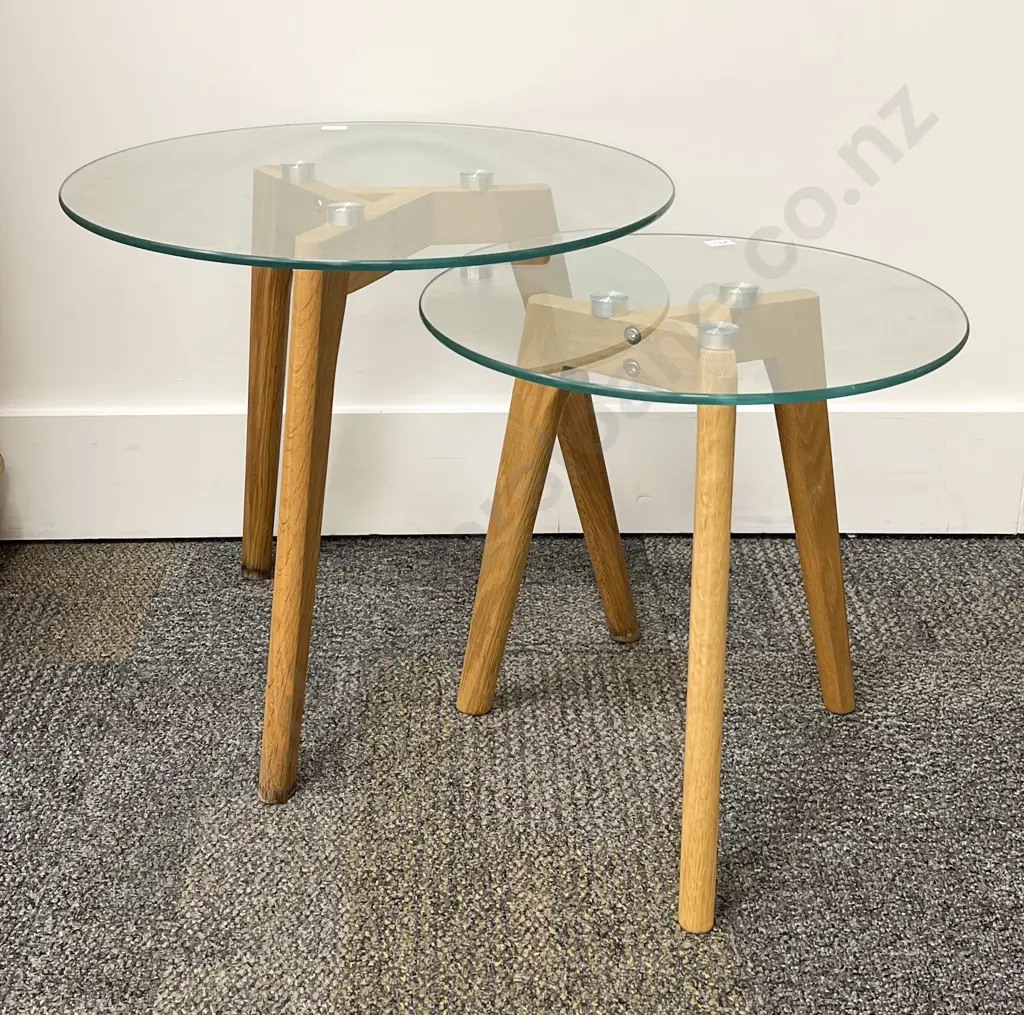 Graduated Pair of Circular Coffee Tables Image 1++