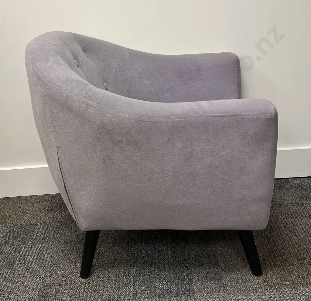 Modern Upholstered Button Back Tub Chair Image 1++
