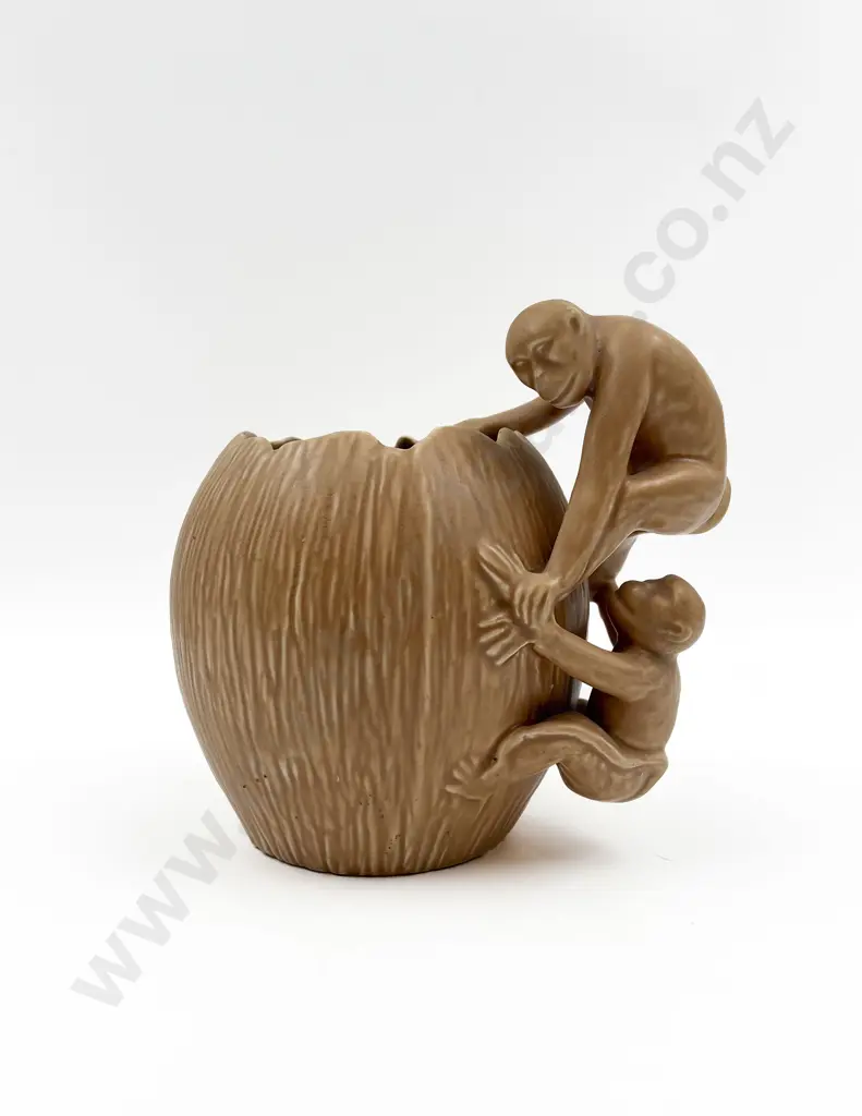 Sylvac Monkey Handled Vase #1190/809067 Image 1++