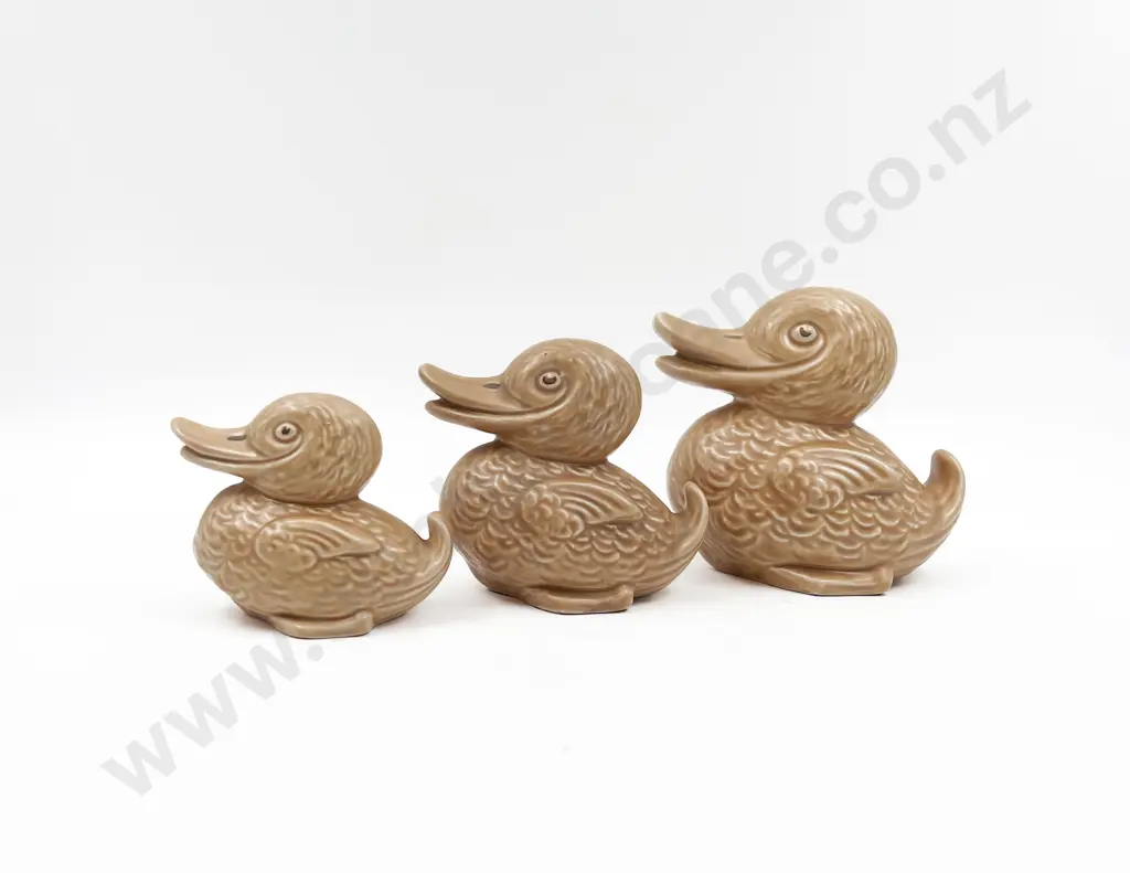 Sylvac Set of Three Graduating Ducks #1492 #1498 #1499 Image 1++