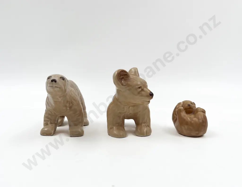 Sylvac Polar Bear and Two Bear Cubs Image 1++