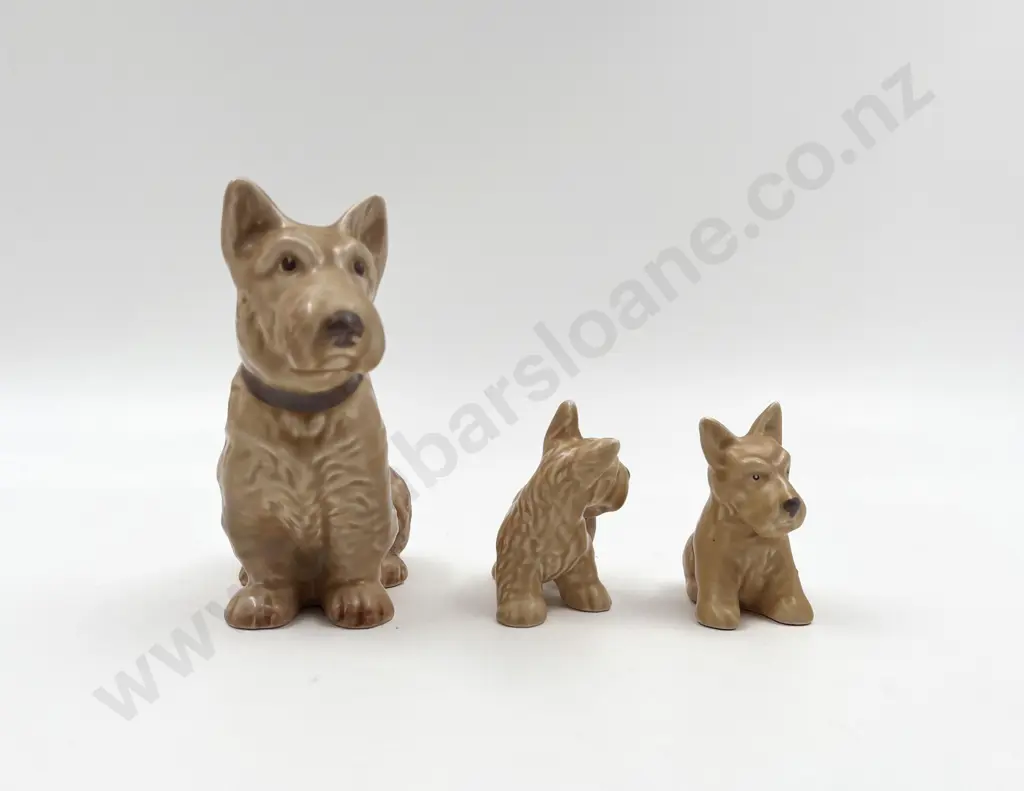 Sylvac Corgi and Two Puppies Image 1++