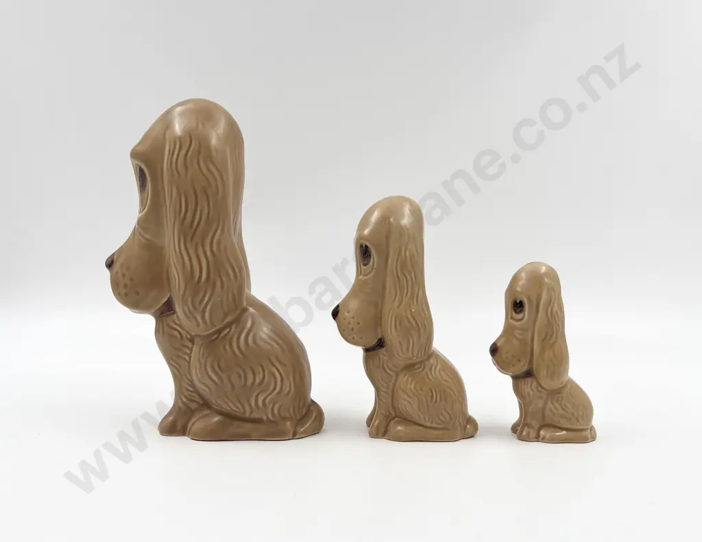 Three Sylvac Graduated Novelty Hounds Image 1++