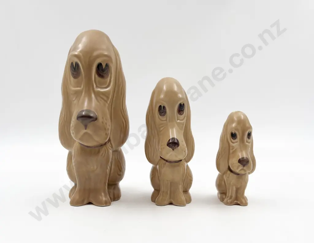 Three Sylvac Graduated Novelty Hounds Image 1++