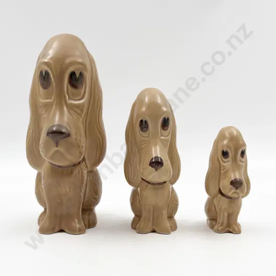 Three Sylvac Graduated Novelty Hounds