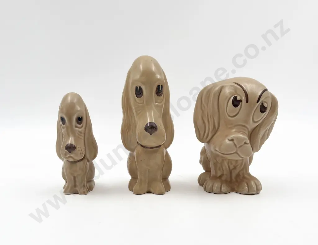Three Sylvac Novelty Hounds Image 1++