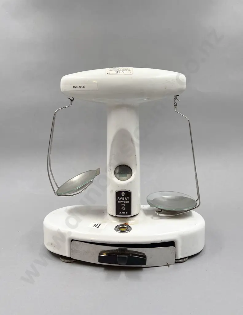 Chemist Scales (W & T Avery Ltd Image 1++
