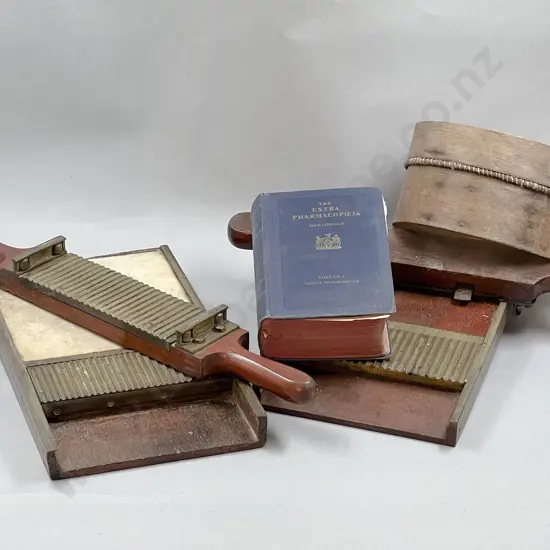 Quantity of Vintage Pill-making Apparatus including 'The Extra Pharmacopœia 1958'