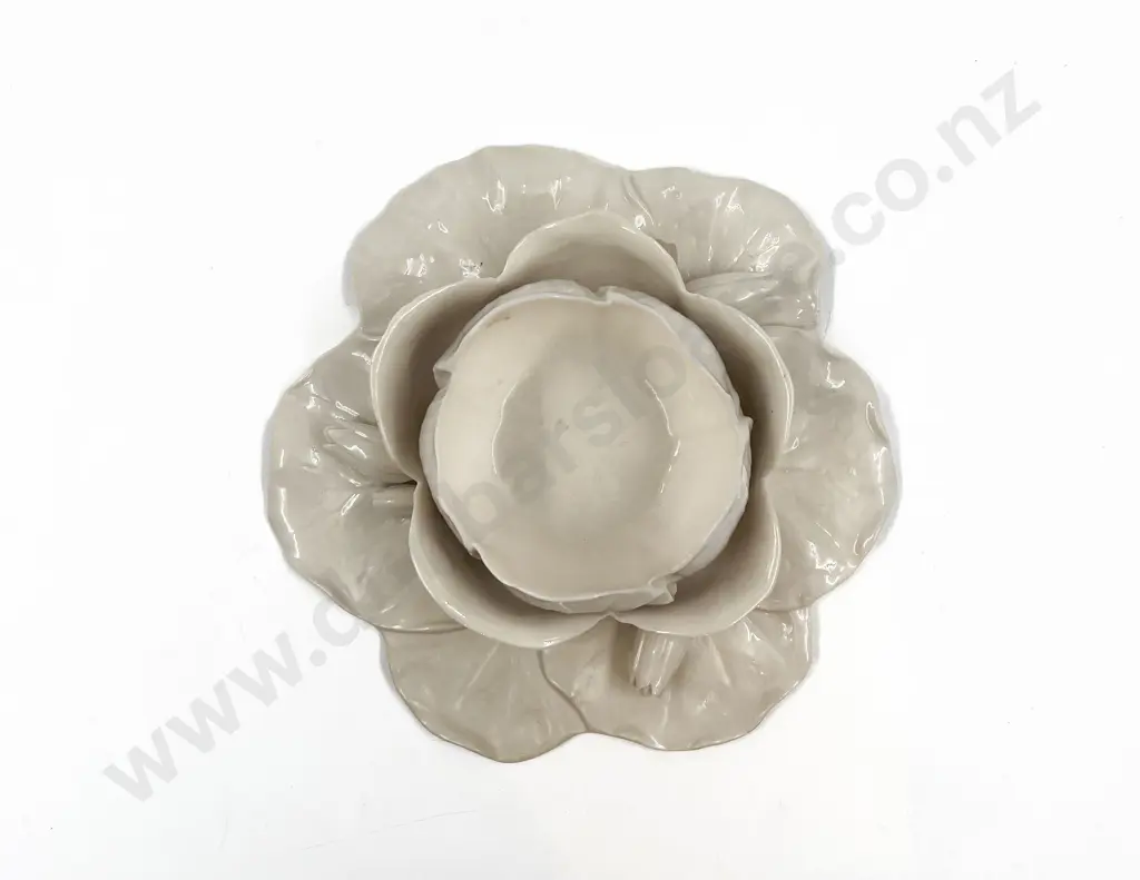 Antique Belleek Lily-pad Posy Vase Image 1++