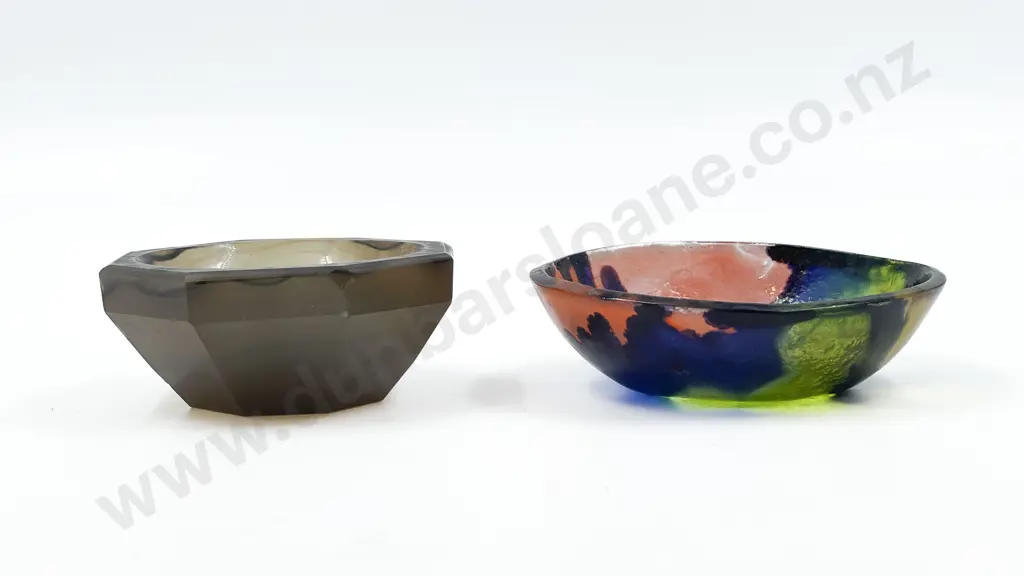 Two Art Glass Dishes Image 1++