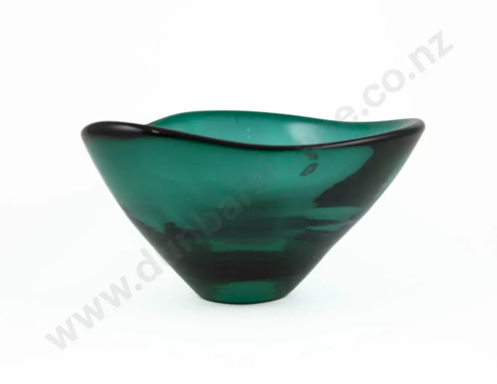 Whitefriars C1970s Green Glass Bowl By Geoffrey Baxter Image 1++