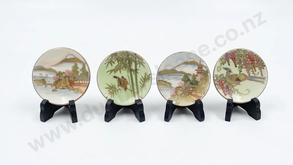 Four Miniature Satsuma Plates Image 1++