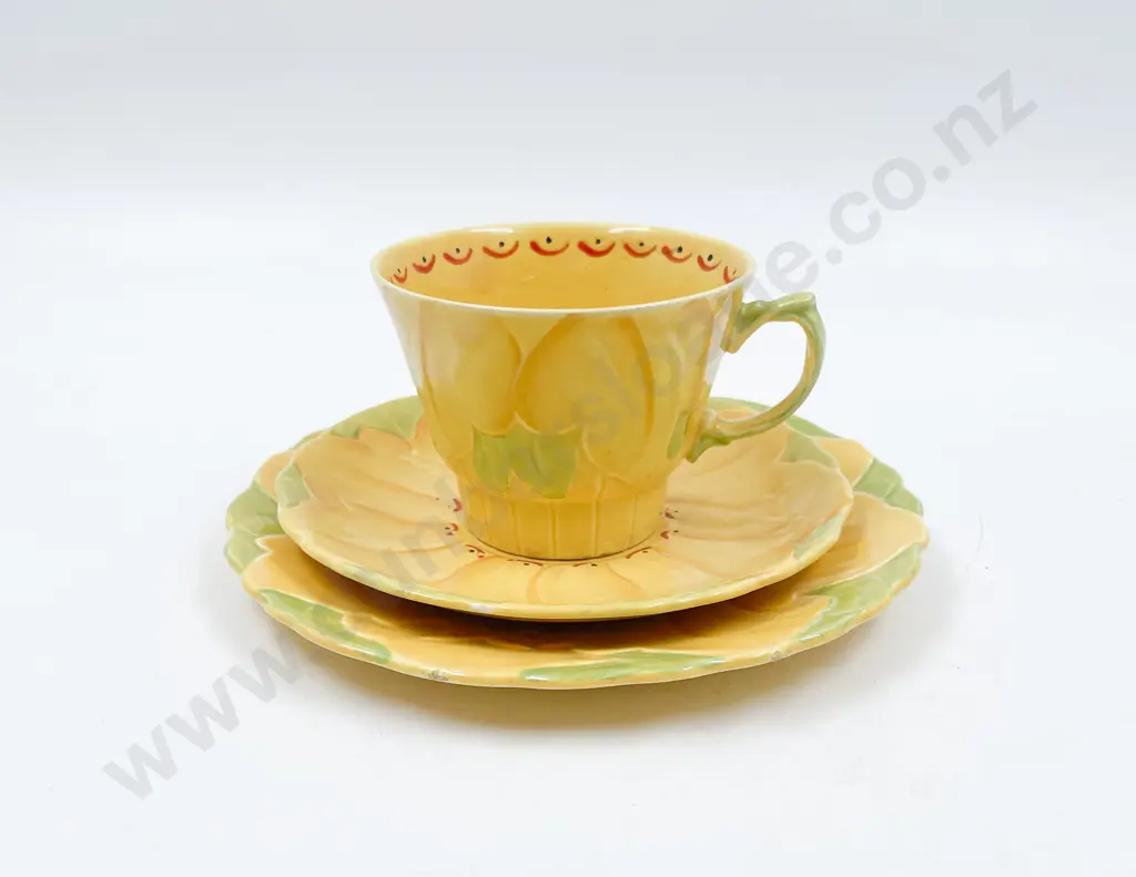 Woods Sunflower Cup Saucer Plate & Royal Winton Jug Image 1++