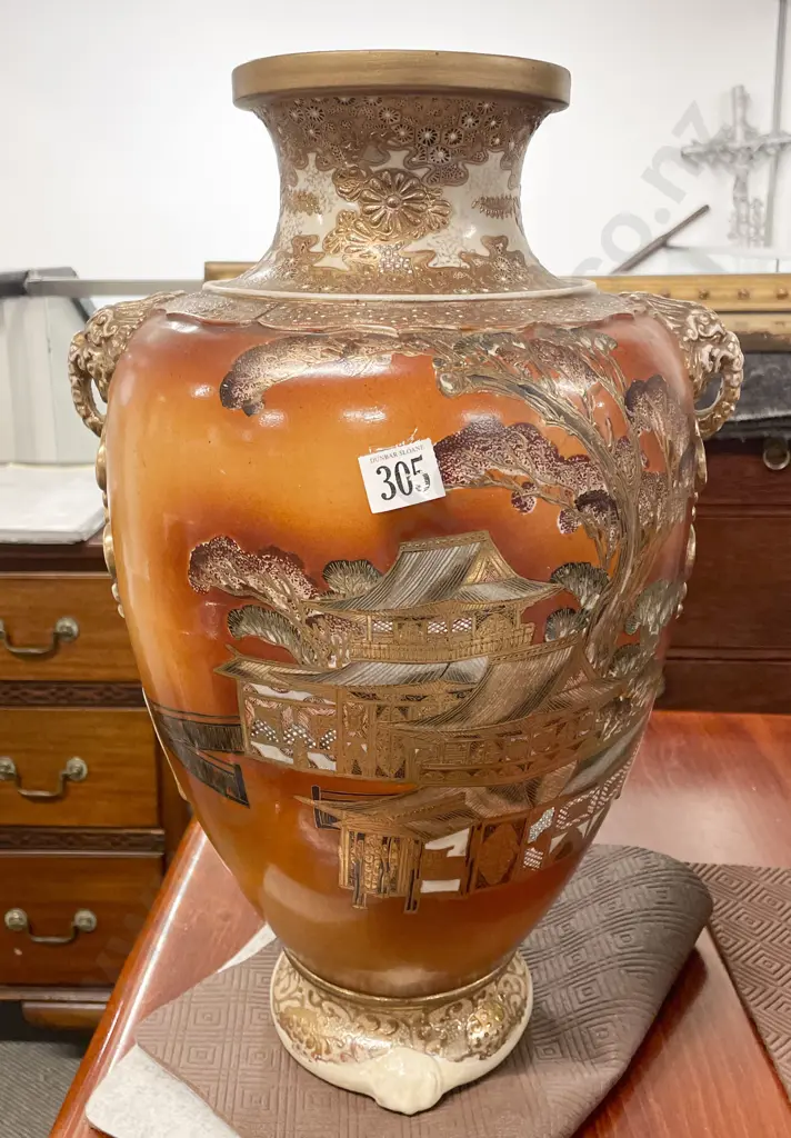 Large Late C19th Satsuma Mantel Urn Image 1++