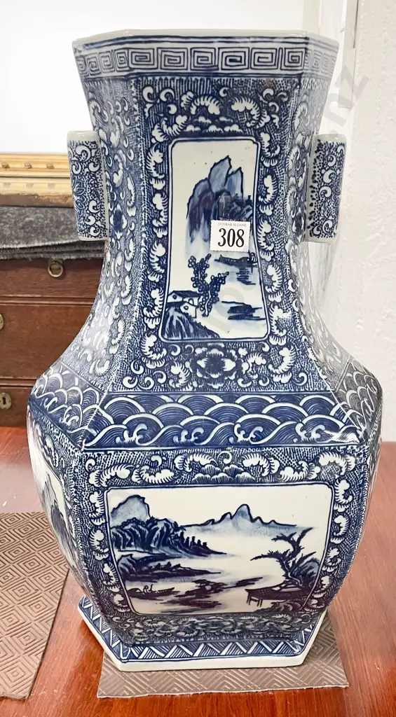 Large C20th Blue and White Mantle Urn Image 1++