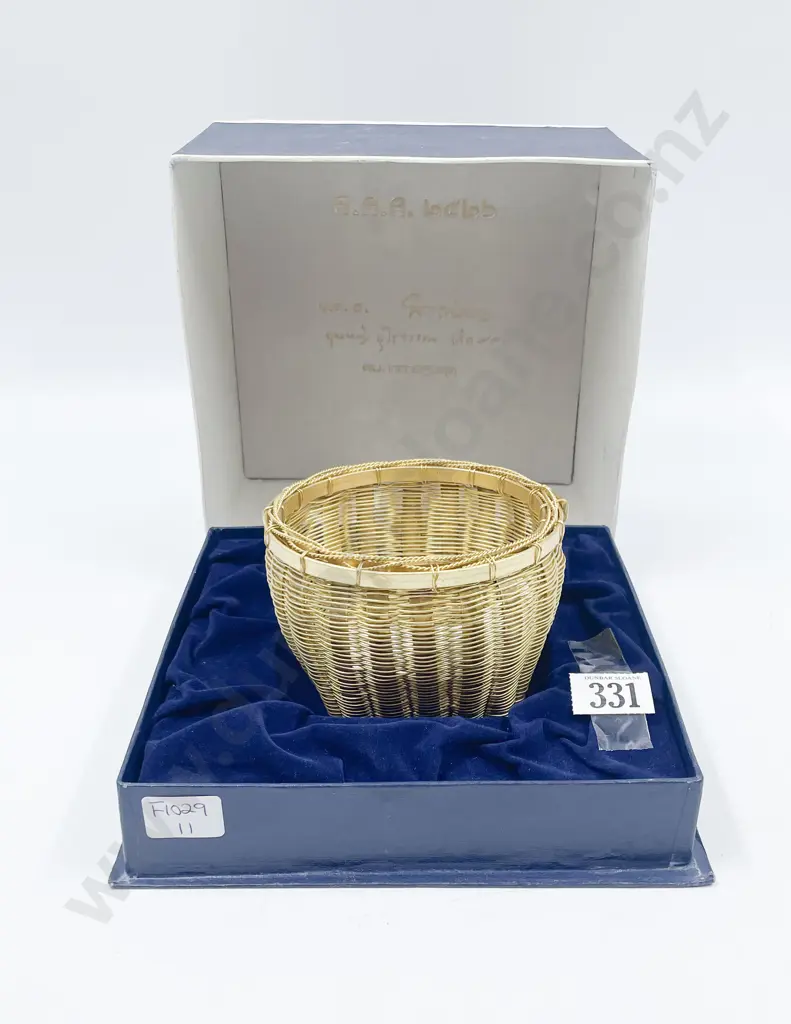 Presentation Gold Woven Metal Thai Basket Image 1++