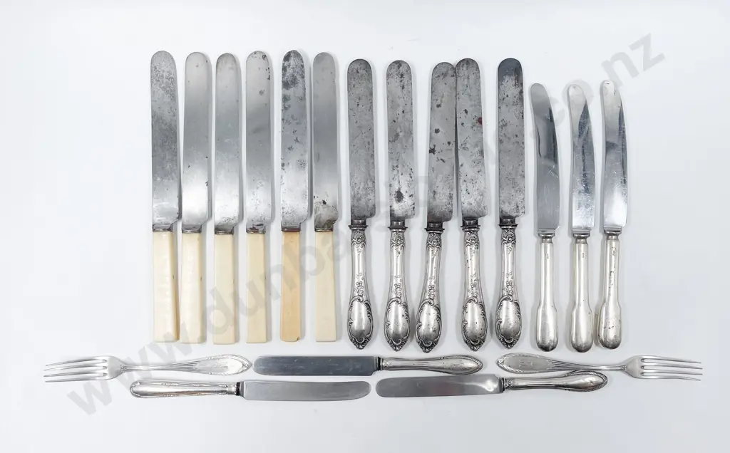 Various Steel Bladed Table Knives Image 1++