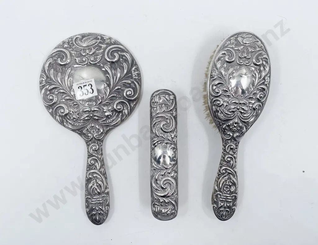 Three Pce Embossed S/S Vanity Set Image 1++