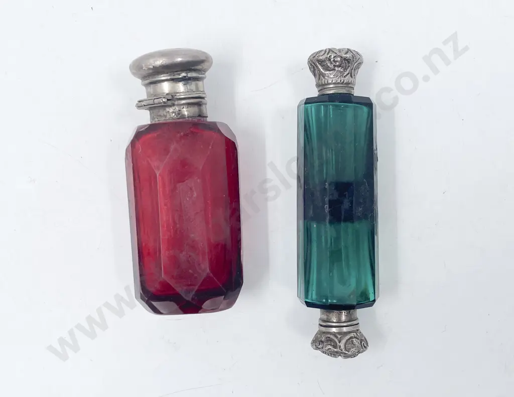 Vict. Bristol Green Double-ended Scent Bottle & Ruby Glass Salt Bottle Image 1++