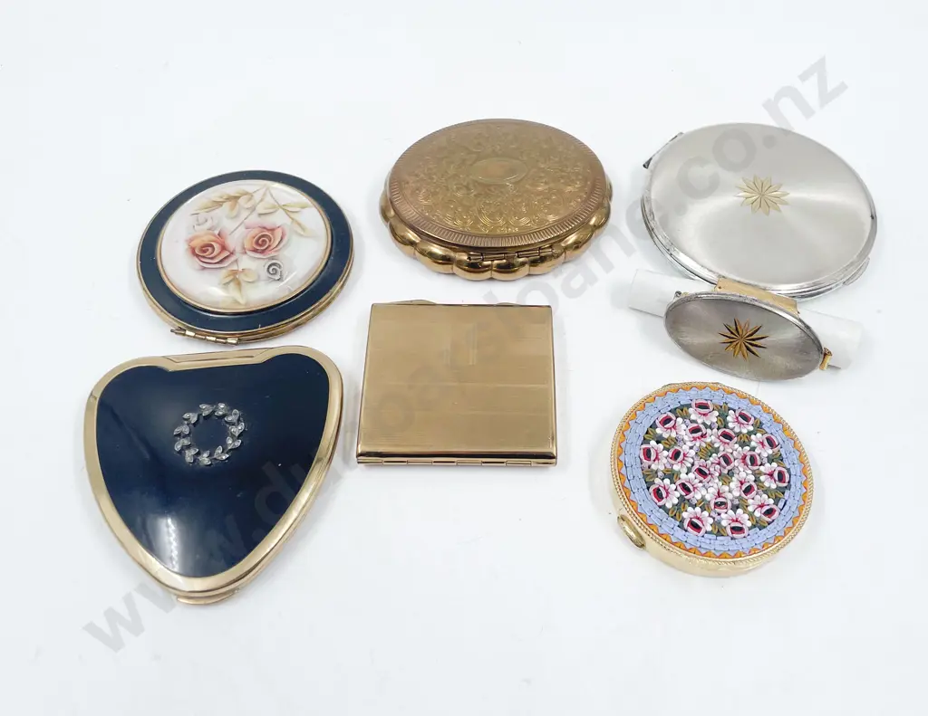 Collection Six Vintage Purse Compacts Image 1++