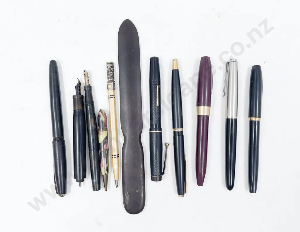 Collection of Vintage Fountain Pens & Page Turner Image 1++
