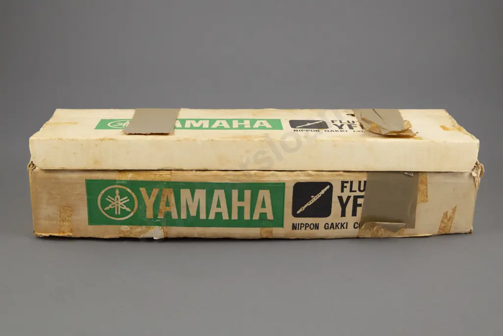 Yamaha YFL-22N Student Flute Image 1++