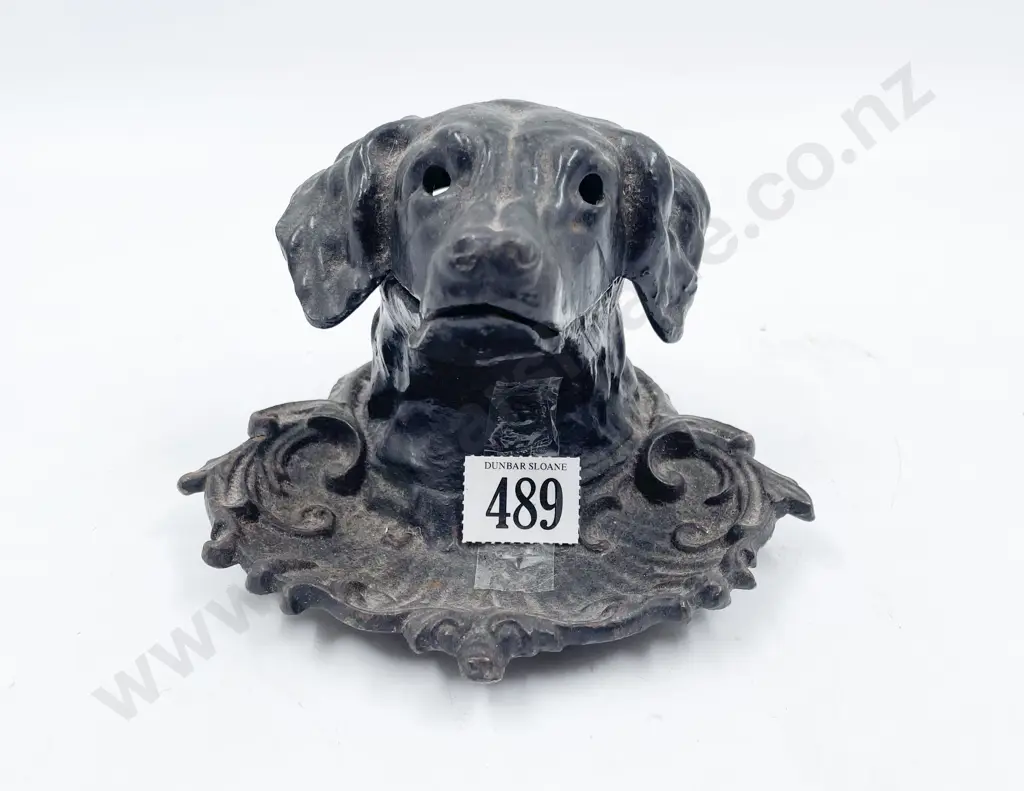 Cast Iron Dog Form Ink Stand Image 1++