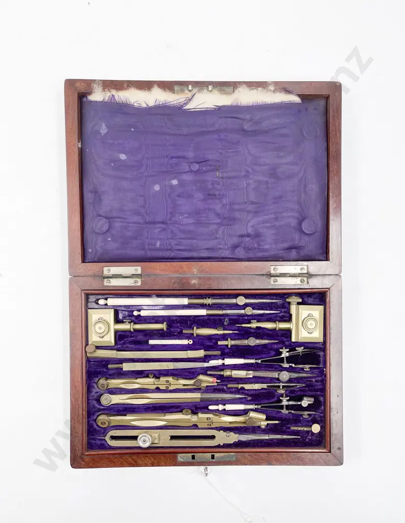 Vict Mahogany Cased Drawing Instrument Set Image 1++