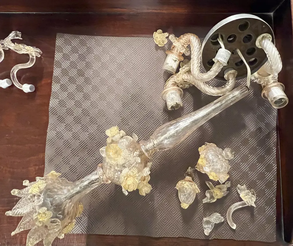 Murano Glass Chandelier (A/F) Image 1++