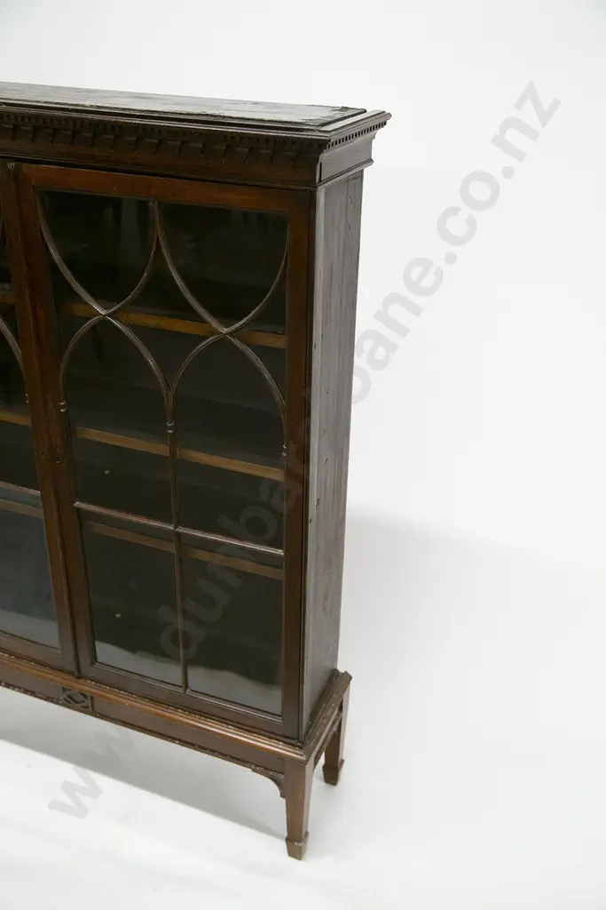 Geo III Bookcase on Stand Image 1++