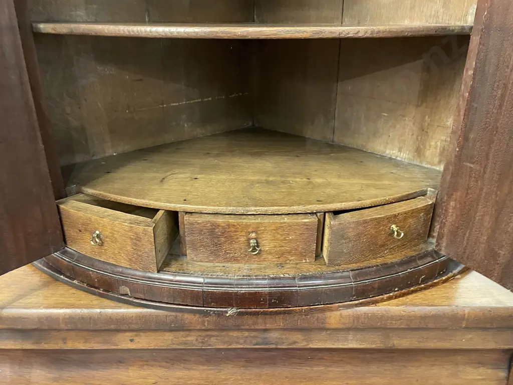 Geo III Mahogany Bowfront Corner Cabinet Image 1++