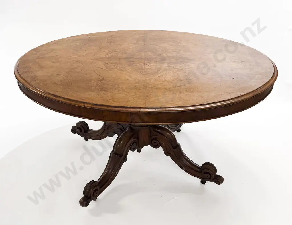 Vict Figured Walnut Loo Table Image 1++