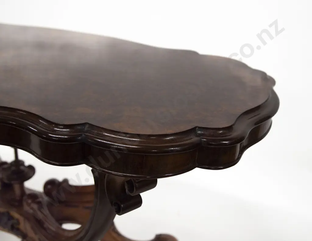 Vict Burr Walnut Centre Table Image 1++