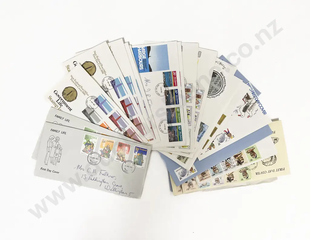 NZ Qty Vintage C1952-1992 FDC's Miniature Sheets and Various Image 1++