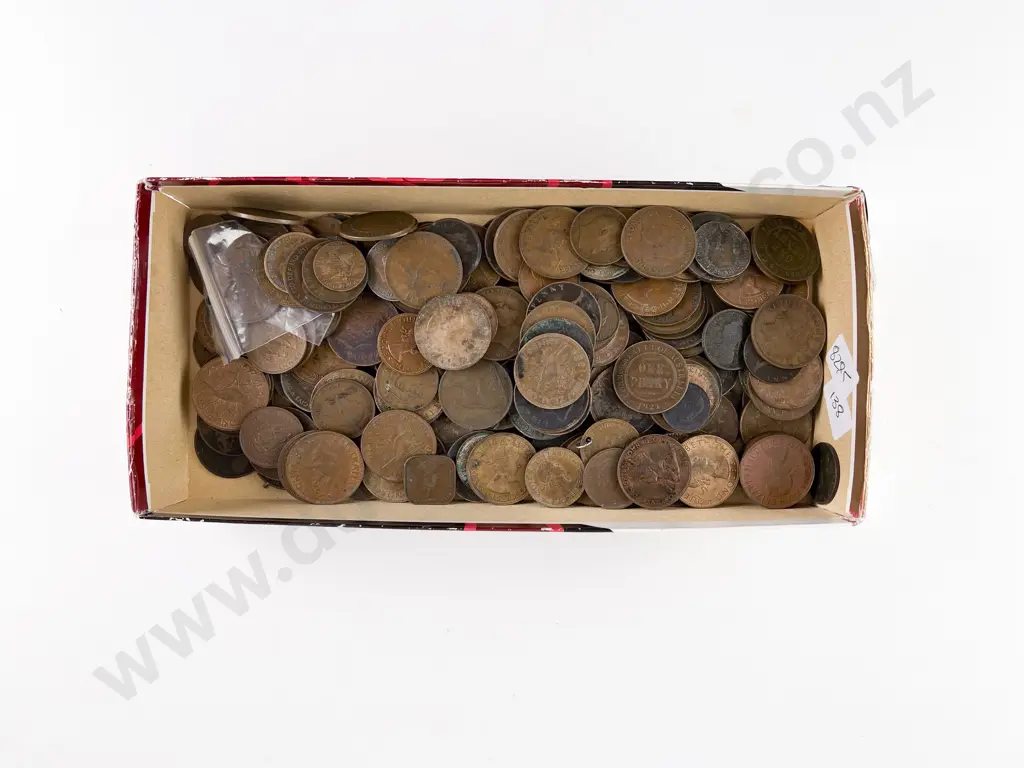 Qty NZ and Commonwealth Copper Coinage Image 1++