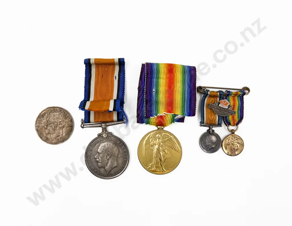 WWI Two Medal Group War and Victory Medals with Miniatures Image 1++