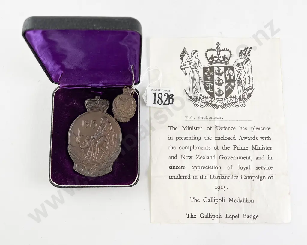Cased Gallipoli Medallion and Gallioli Lapel Brooch Image 1++