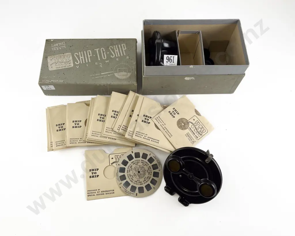 Boxed USN Ship to Ship Viewer Training Aid Image 1++