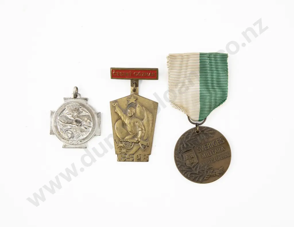 Čestný odznak ČSPB Brooch and two others Image 1++
