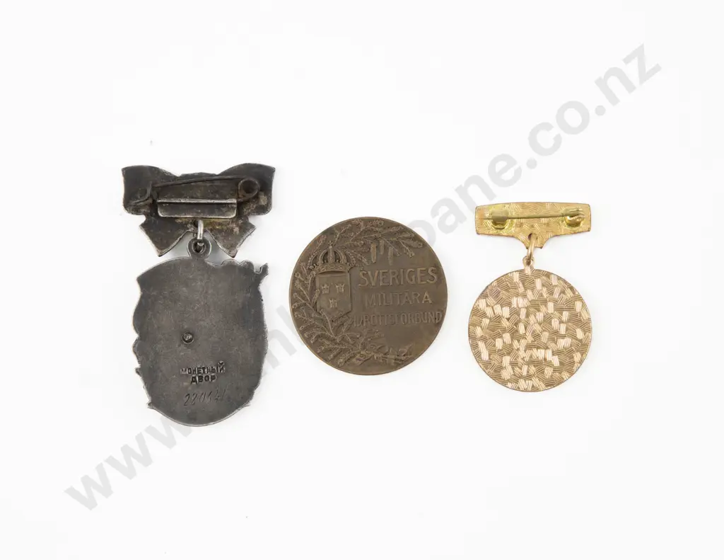 (USSR) The Order of Maternal Glory and two others Image 1++