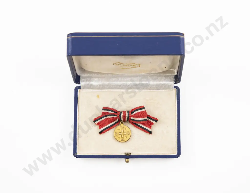 WWI German Nurses Medal 3rd Class with Ribbons in Box Image 1++